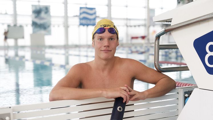 Bluewater swim champ Adam Paulsson always stresses the need to stay well hydrated by drinking water regularly during each session (and especially Bluewater purified water). Photo credit: Johan Lygrell