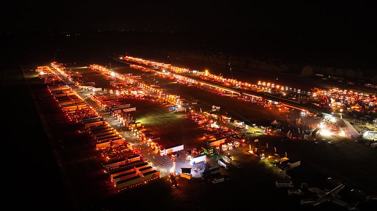 Skåne Truckshow fredagskvällens stora ljusshow är i full gång