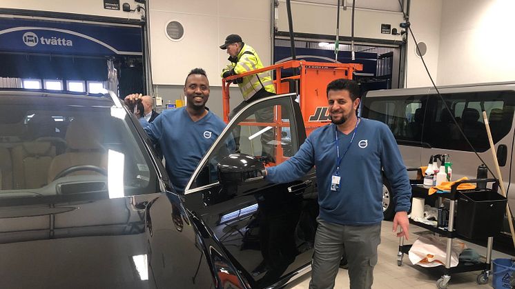 Clean Car Service är en helt ny arbetsmodell som kan skalas upp och även användas inom andra branscher för att få människor ut i arbete. Foto: Cecilia Lööf