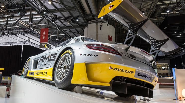 Dunlop ja AMG Customer Sports esittelevät yhteistyössä Mercedes-Benz SLS AMG GT3:n 