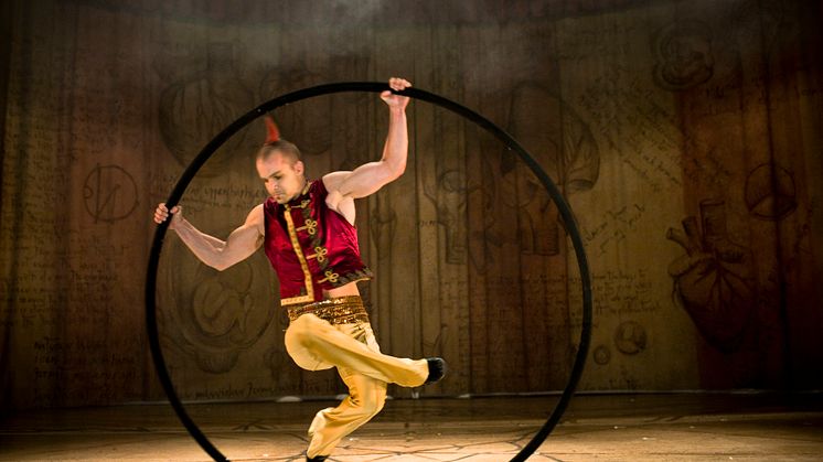 Cirkus Cirkör signerar underhållning vid julbord på Stockholms Stadion – ett julbord som går till historien