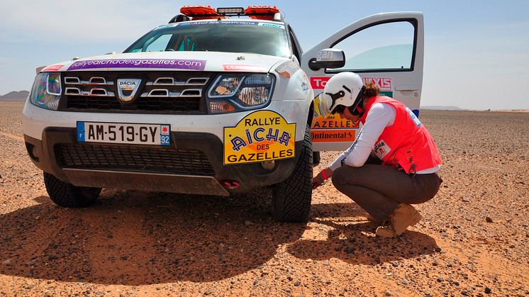 Dacia Duster og seks kvinder på jagt