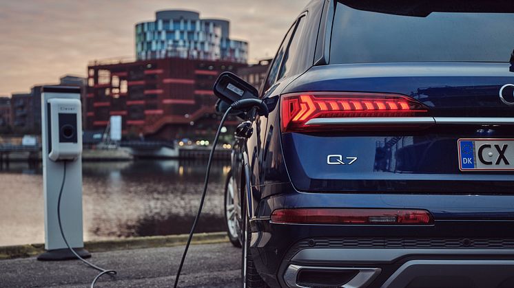 Audi Q7 TFSI e (Navarreblå)