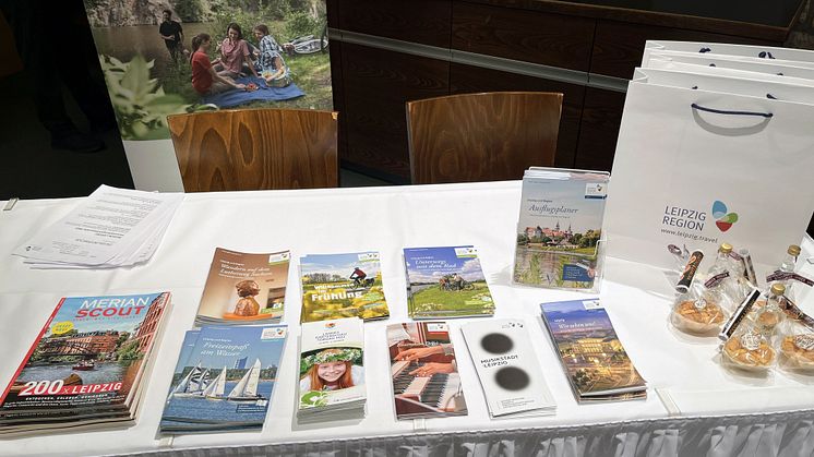 Nationales Presse-Treffen - Informationsmaterial am Leipzig-Stand