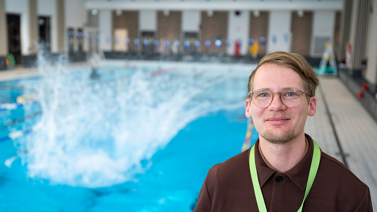 Förbo sponsrar simskola för barn och unga