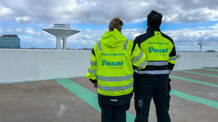 Parkering Malmö inför parkeringsvärdar i sina egna parkeringshus. 