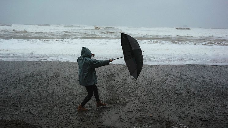 Varning för kraftiga stormbyar utmed Skånes västkust