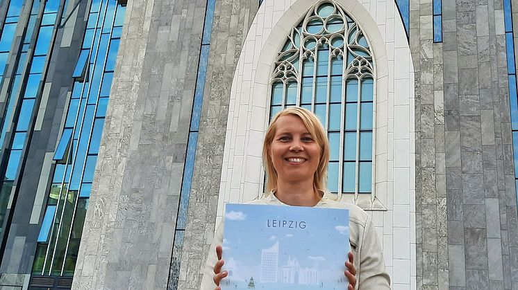 Daniela Neumann präsentiert den Adventskalender Leipzig, der von ihr in Form eines Stadtrundgangs konzipiert wurde