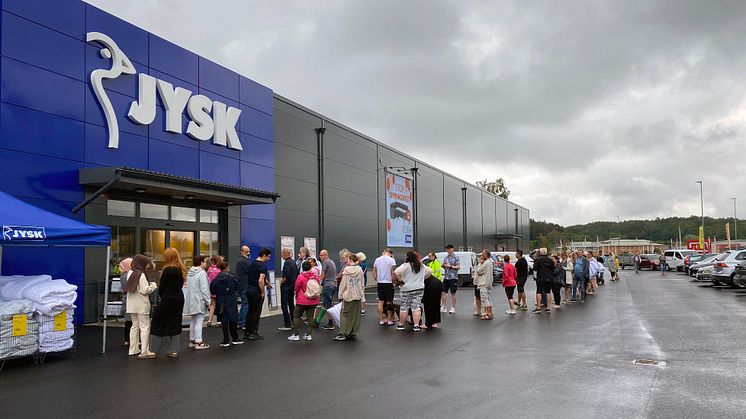 Förväntansfullt i Kungälv – Idag öppnade JYSK butik 157
