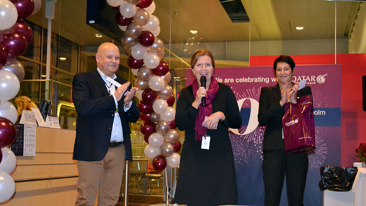 Kjell-Åke Westin, Airport Director at Stockholm Arlanda Airport together with Pernilla Tillas, Sales Manager Qatar Airways Sweden, Finland & Baltic States and Nina Astor, Senior Sales Executive at Qatar Airways. 