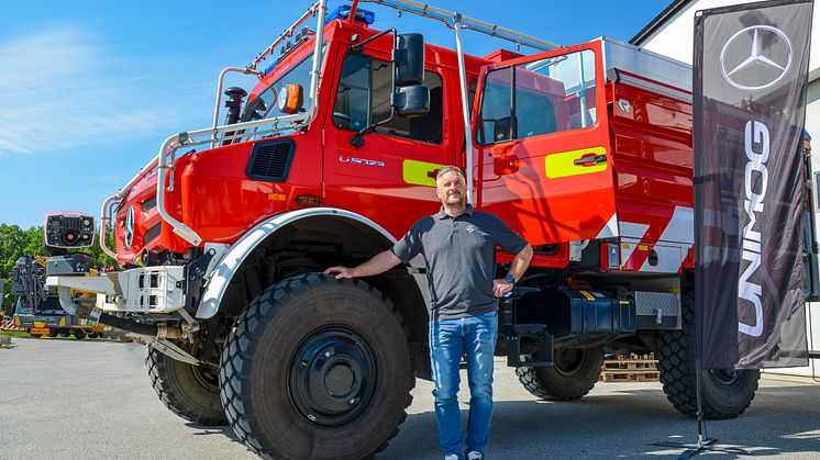 Mathias Lindahl från Veho Import med en Unimog U5023 dubbelhytt brandbil med 14,5 tons totalvikt.