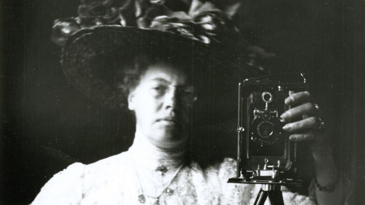 Självporträtt av okänd fotograf, ca: 1910. 