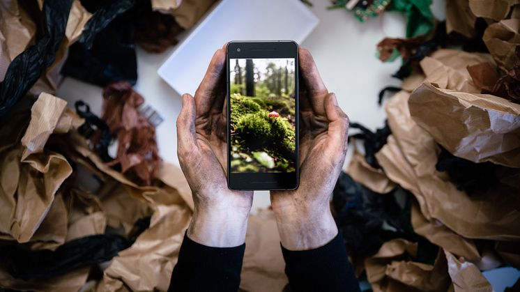 Hur många av oss vet att en enda mobiltelefon genererar 86 kilo avfall under tillverkningen?