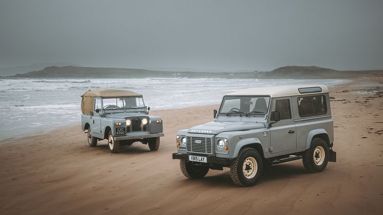 LAND ROVER CLASSIC DEFENDER WORKS V8 ISLAY EDITION 06