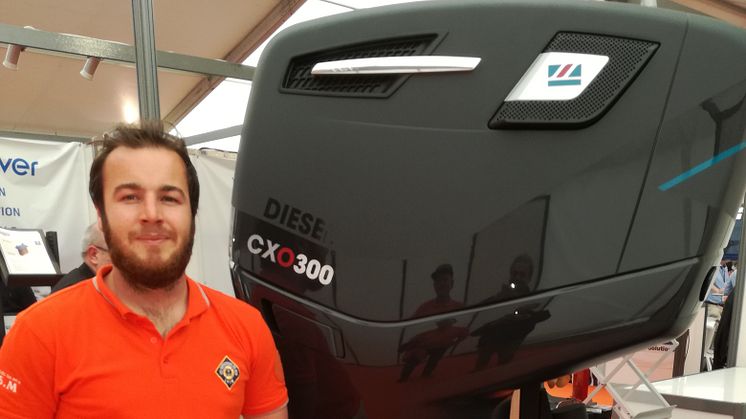 The CXO300 is attracting lots of interest at Navexpo in Lorient. Image shows the captain of  the SNSM rescue boat based in La Trinité sur Mer with a prototype of the CXO300