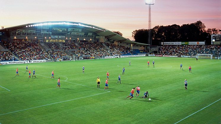 Fotbollsfest på Olympia den 8 maj