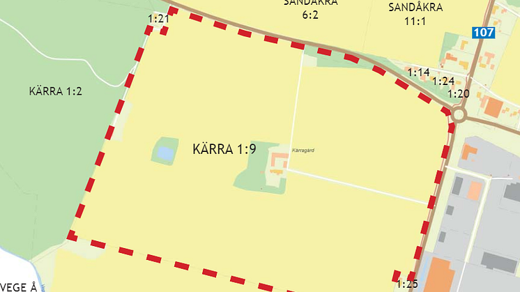 Kartan visar omkringliggande fastigheter och vägar. Fastigheten Kärra 1:9 är inom röd streckad linje.