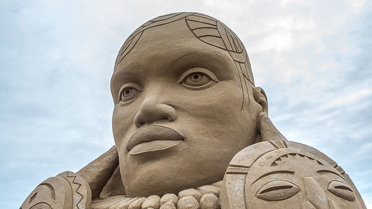 Skulpturen på bilden vann Kalmar International Sandsculpture Festival 2016 och är skapad av Agnese Rudzite och Anatoly Kirillov från Lettland.