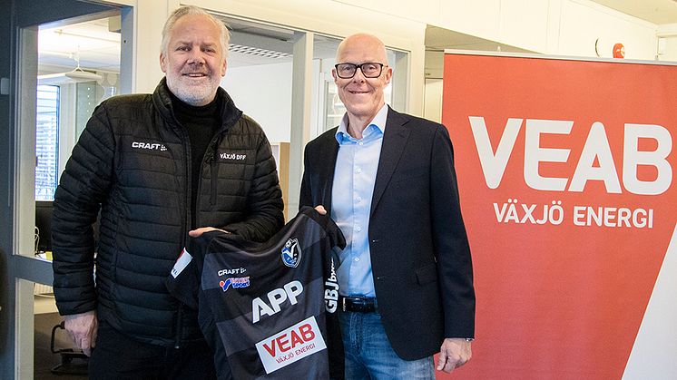Anders Bergstrand Marknadsansvarig Växjö DFF tillsammans med Mats Lundin Marknadschef Växjö Energi.