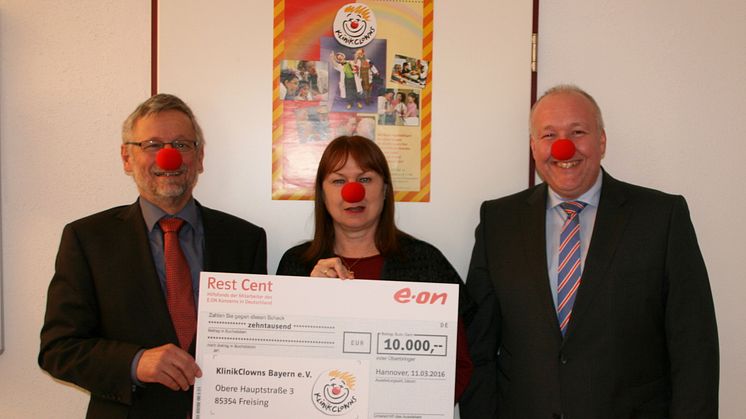 10.000 Euro für KlinikClowns – Verein erhält „RestCent-Spende“ aus Mitarbeiter-Hilfsfonds des E.ON-Konzerns