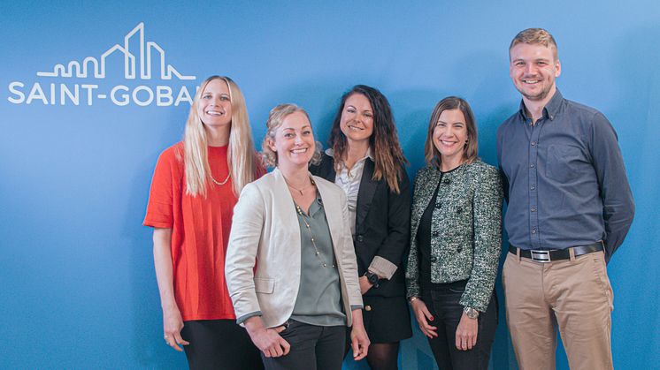 I bild: Hanna Hallin, Josefin Byqvist, Armina Nilsson, Karoline Nilsson och Markus Beckman.