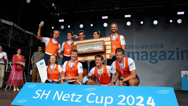 So sehen Sieger aus - das niederländische Gewinnerteam beim diesjährigen SH Netz Cup.