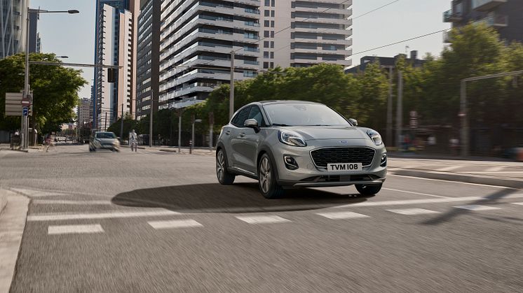 Modelul Ford Puma echipat cu motorul de 1.0 l EcoBoost Hybrid este acum disponibil in varianta cu transmisie automată în 7 trepte