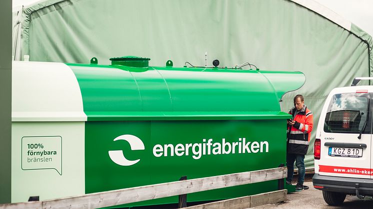 Fillngo levererar tekniklösningar som ger möjlighet att tanka förnybart på hemmaplan. Produkterna säljs genom Energifabriken.