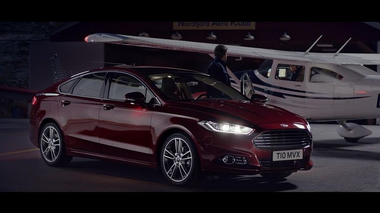 «The Fast and the Furious”-regissøren skapte dramatisk reklamefilm for nye Ford Mondeo på Sandane flyplass