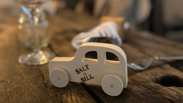 Fyll bilen med vänner eller släkt och få en gratis middag på Salt & Sill.