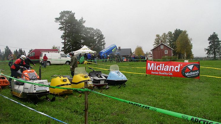 Gräsrace med veteranskotrar, Månsåsen 2006.