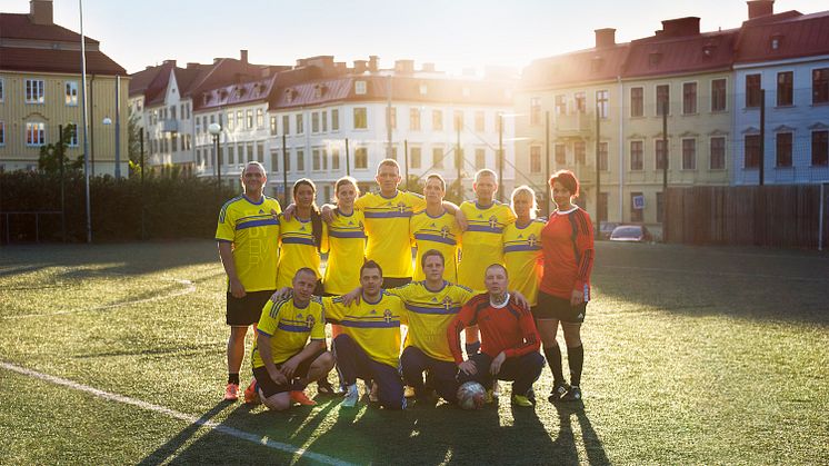 Hyundai stöttar Gatans Lag och deras väg mot Homeless World Cup med 100 kr per provkörd bil