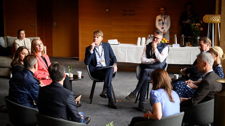 Annie Lööf i rundabordssamtal på Åre Business Forum. Fotograf Göran Strand.