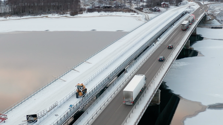 Pressinbjudan: Liveforskning när lastbilar kör i kolonn över gamla Kalixbron