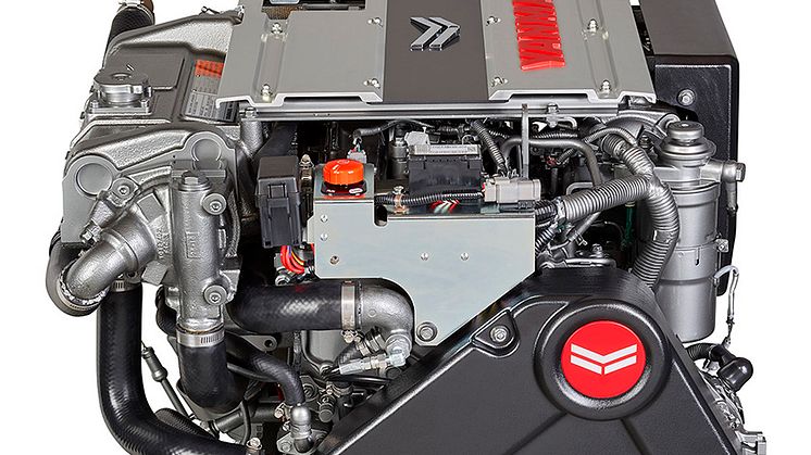 High res image - YANMAR - new 4LV marine diesel engine