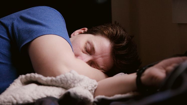 Kann ein bestimmtes Schlafverhalten das Risiko für Herzinfarkt und Schlaganfall erhöhen? Foto: Shane/unsplash.