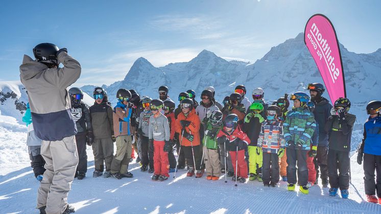 Die beliebten Freestyle-Camps von Jonas und Cyrill Hunziker werden künftig unter dem Namen "Pända Camps" im Skyline Snowpark am Schilthorn durchgeführt.