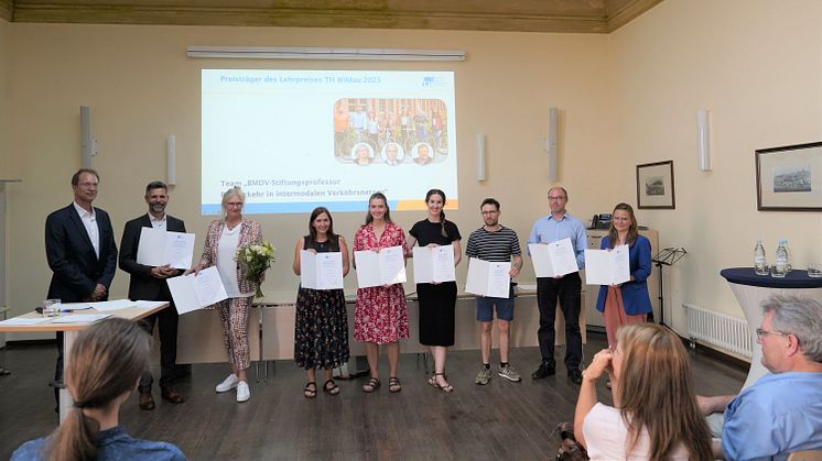 Den erstmals in 2023 verliehenen Lehrpreis der TH Wildau erhielten Prof. Rainer Stollhoff und das Team Radverkehr für den Aufbau des gleichnamigen Master-Studiengangs. 