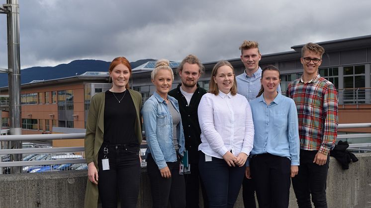 Studentene, fra venstre: Karoline Tynes, Andrea Isaksen Schmidt, Martin Lødemel, Ragnhild Leine Grebstad, Adrian Hofseth, Martha Risnes og Markus Joakim Lid.