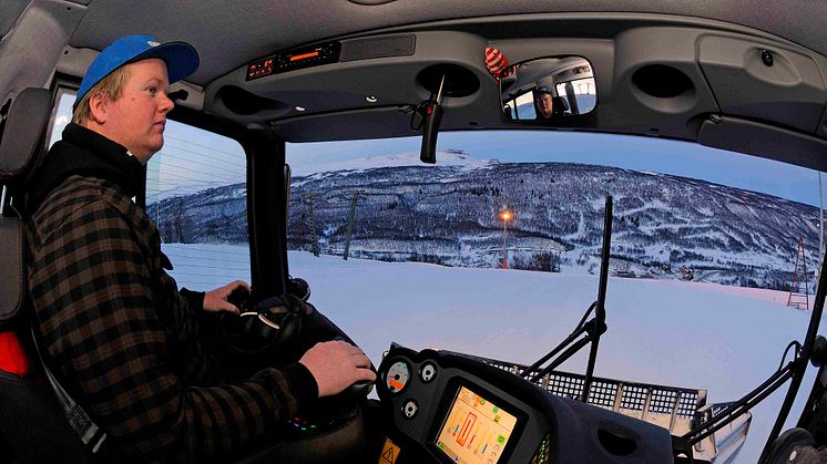 Skidsverige kompetenssatsar - 550 utbildade snöfantaster är klara att möta säsongens skidresenärer.