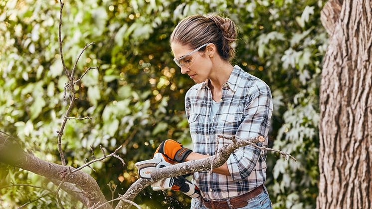 STIHL GTA 26 on monipuolinen akkusaha puutarha- ja rakennustöihin