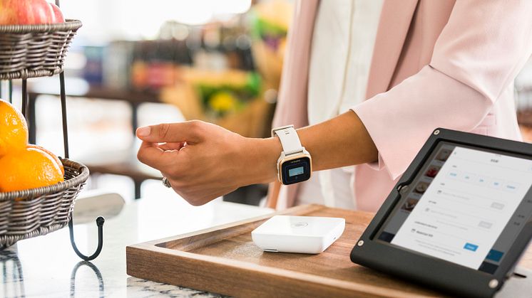 Garmin Pay, macht kontaktloses Zahlen mit dem Handgelenk möglich.