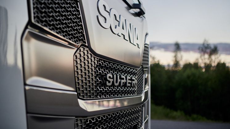 Der neue Scania Super Motor bildet den neuesten Stand der Technik in puncto Verbrennungsmotortechnologie für schwere Nutzfahrzeuge ab.