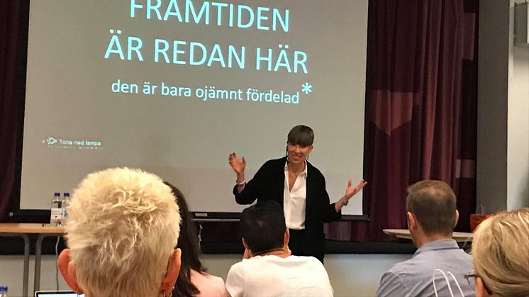 Darja Isaksson, Sveriges mäktigaste opinionsbildare inspirerade och provocerade med tankeväckande frågor under rubriken ”Framtiden är här”.