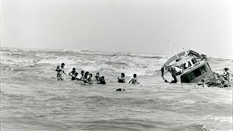 Vietnamesiska båtflyktingar i vattnet