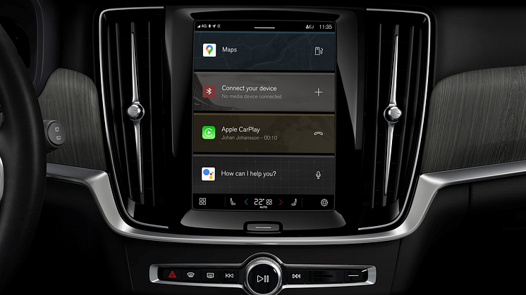 313036_Volvo_V90_-_Ongoing_call_on_centre_display_with_Apple_CarPlay