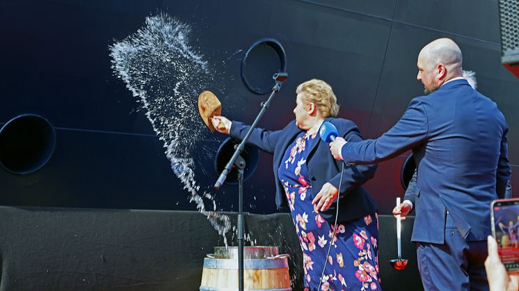 Erna Solberg døpte Havila Pollux