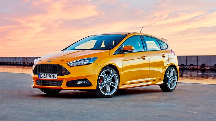 A kibővített motorkínálat megduplázta az új Ford Focus ST eladásait; immár a dízelmotoros, PowerShift váltós modell is megrendelhető