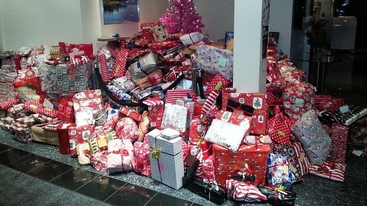Givmilda skandinaver skänkte 52 000 julklappar