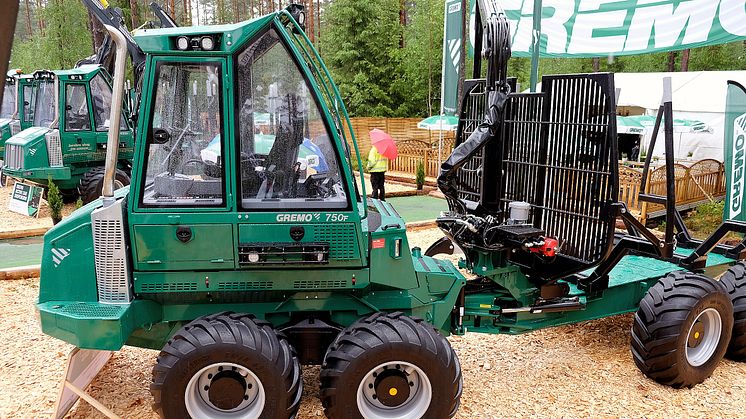 Gremo har bantat bort 2 ton på nya skotaren 750 F. Den väger 10,5 ton och lastar 8,5. Foto: Elmia AB